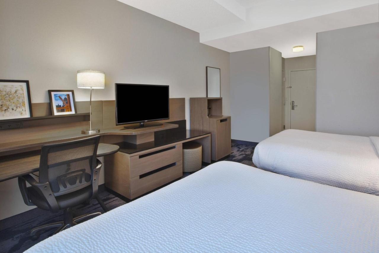 Fairfield Inn & Suites By Marriott Milwaukee Downtown Exteriör bild