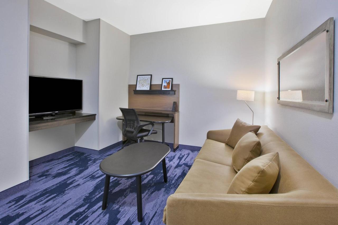 Fairfield Inn & Suites By Marriott Milwaukee Downtown Exteriör bild