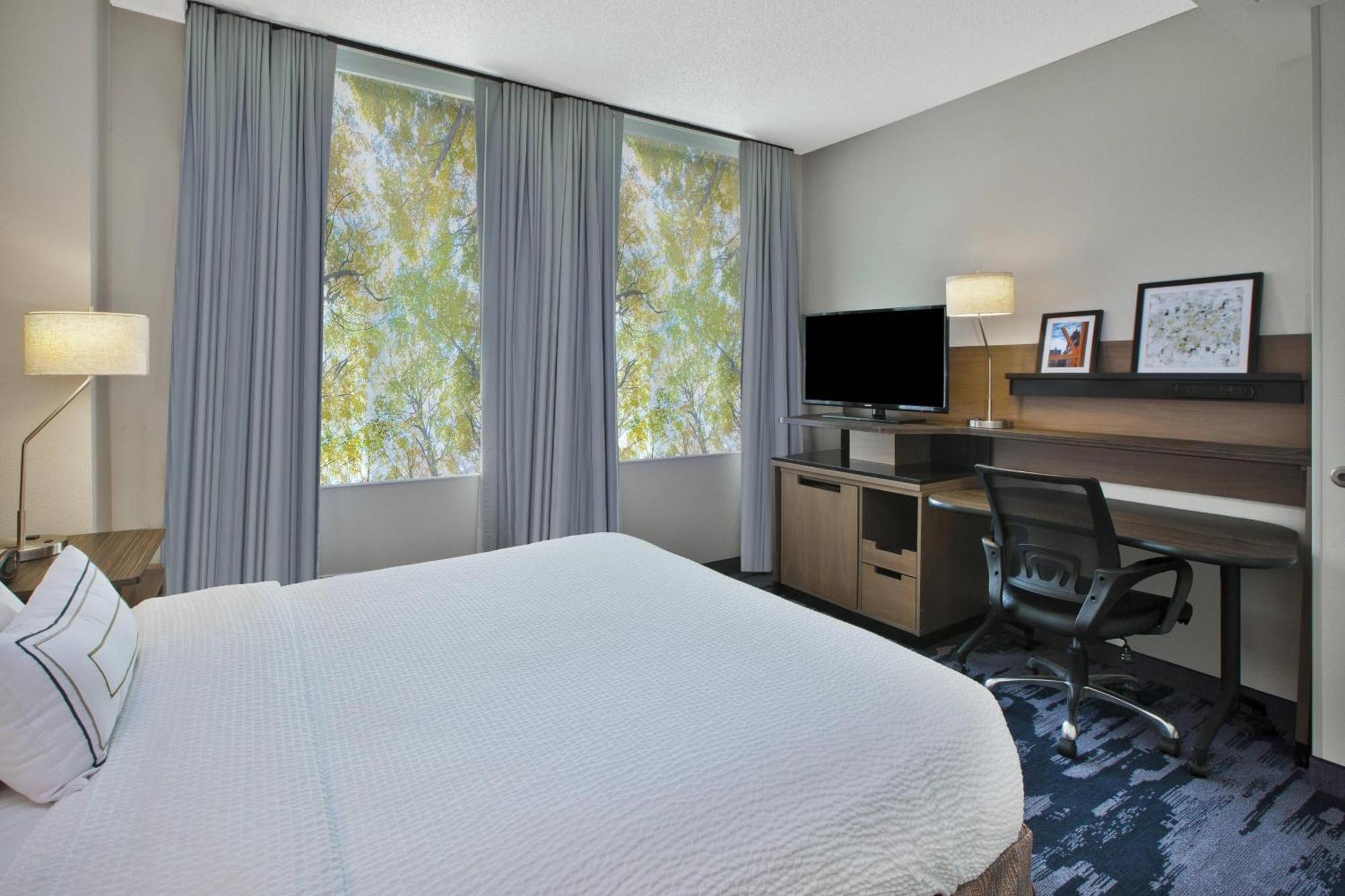 Fairfield Inn & Suites By Marriott Milwaukee Downtown Exteriör bild
