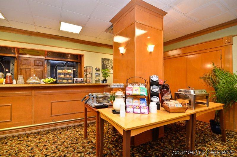 Fairfield Inn & Suites By Marriott Milwaukee Downtown Restaurang bild