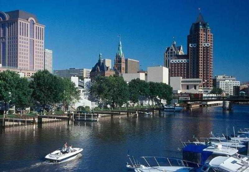 Fairfield Inn & Suites By Marriott Milwaukee Downtown Exteriör bild