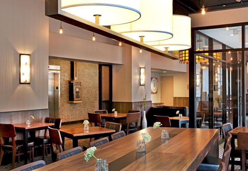Fairfield Inn & Suites By Marriott Milwaukee Downtown Exteriör bild