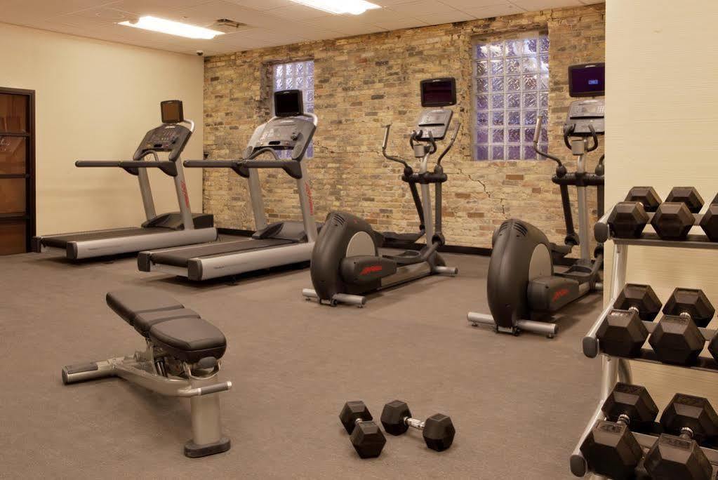 Fairfield Inn & Suites By Marriott Milwaukee Downtown Exteriör bild